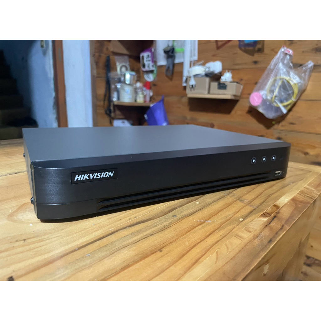 DVR CCTV Hikvision iDS-7204HQHI-M1/XT Acusense 4 Channel 5mp Two Way Audio Second Bekas