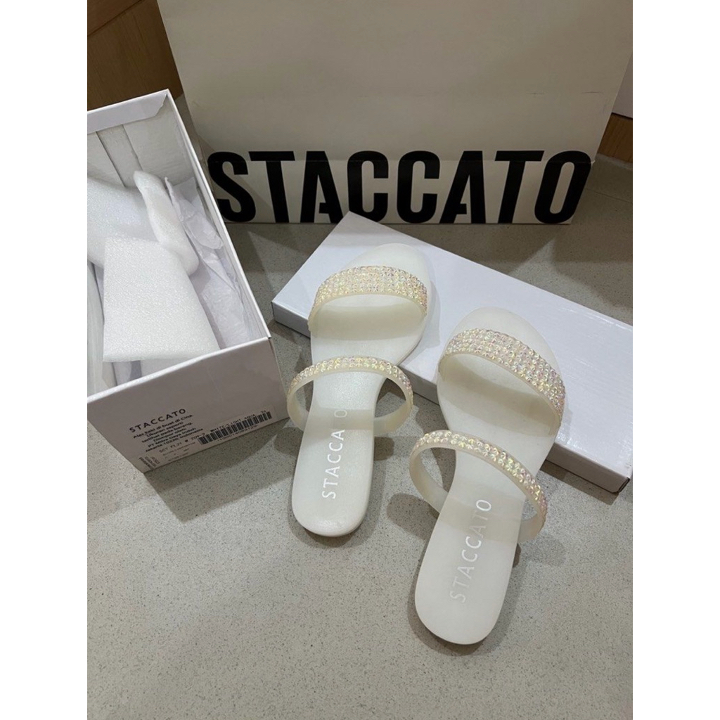 sandal staccato