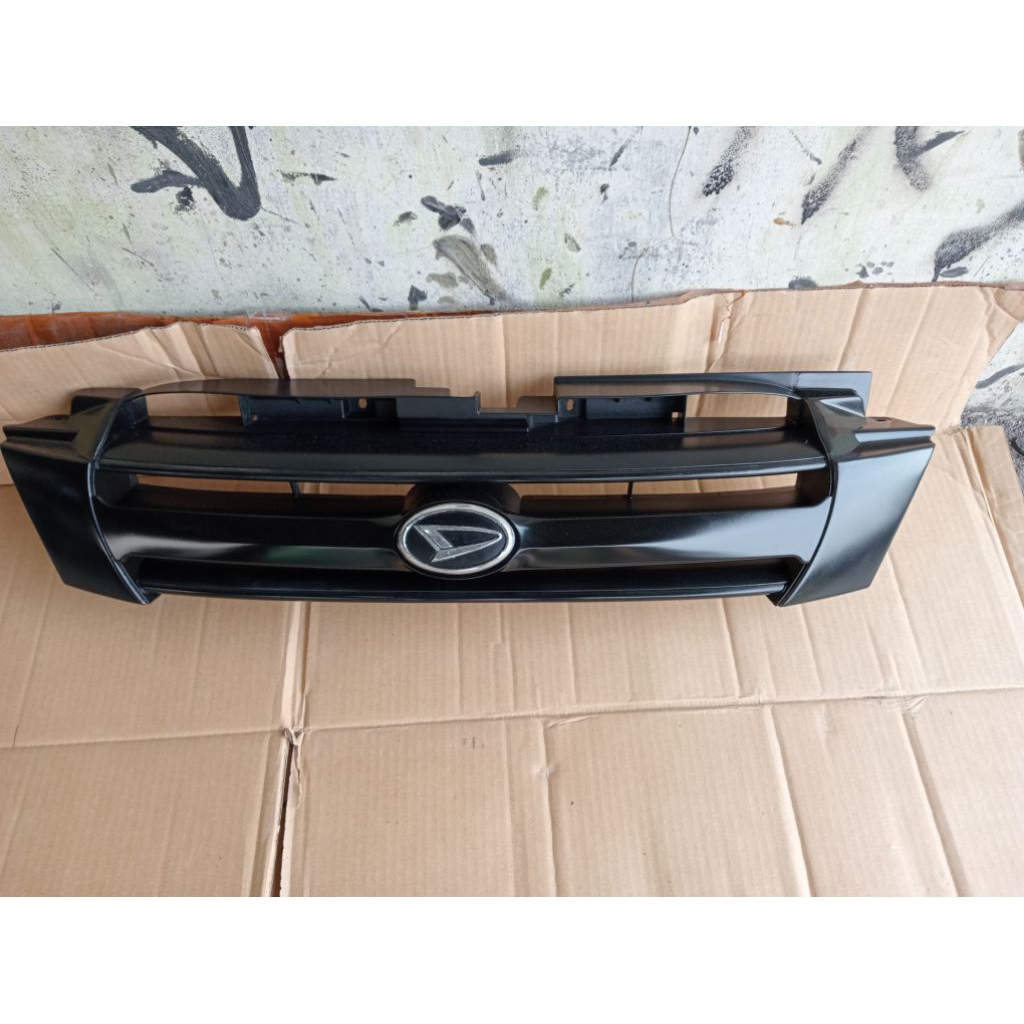 Grill orisinil Daihatsu Taruna