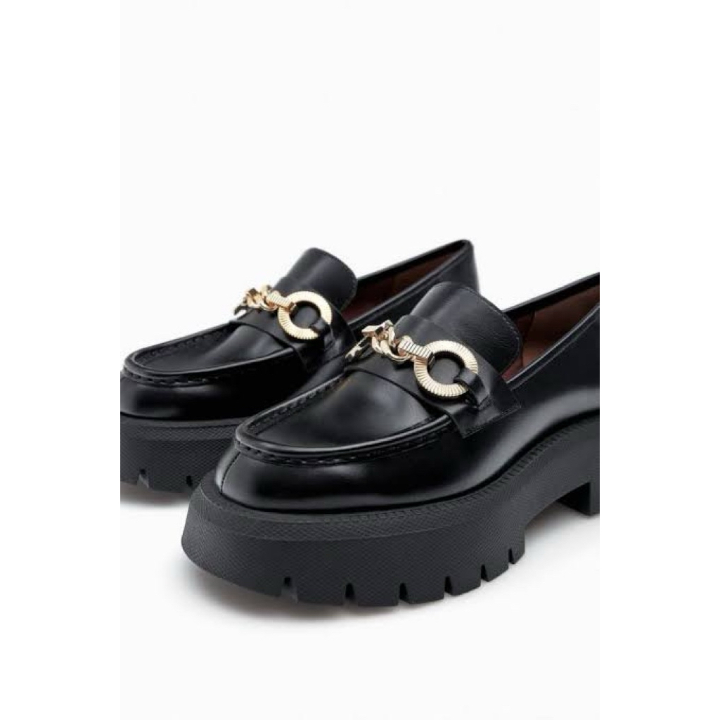 Zara black mokasin loafers (preloved)