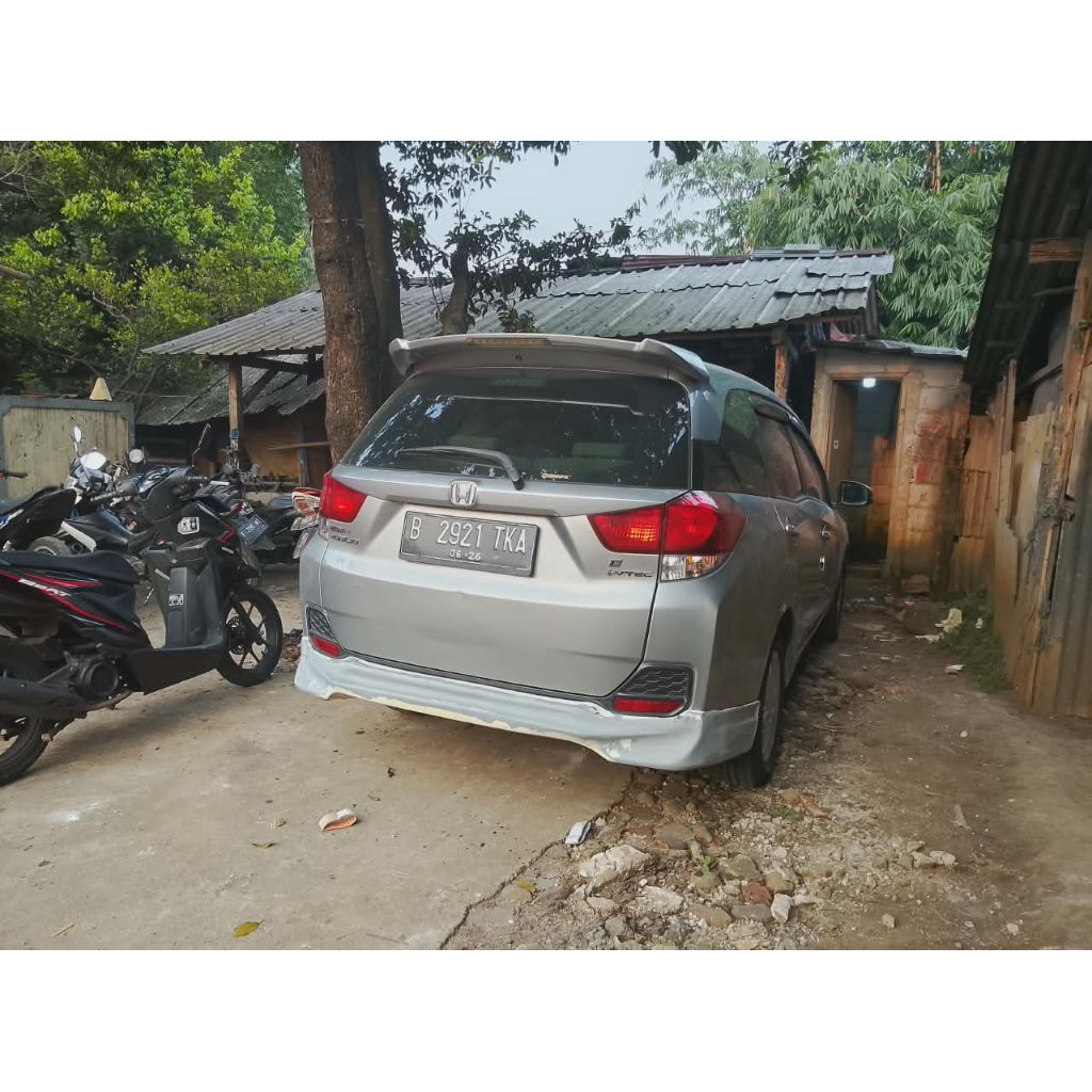 Bodykit belakang Mobilio model mobilio RS