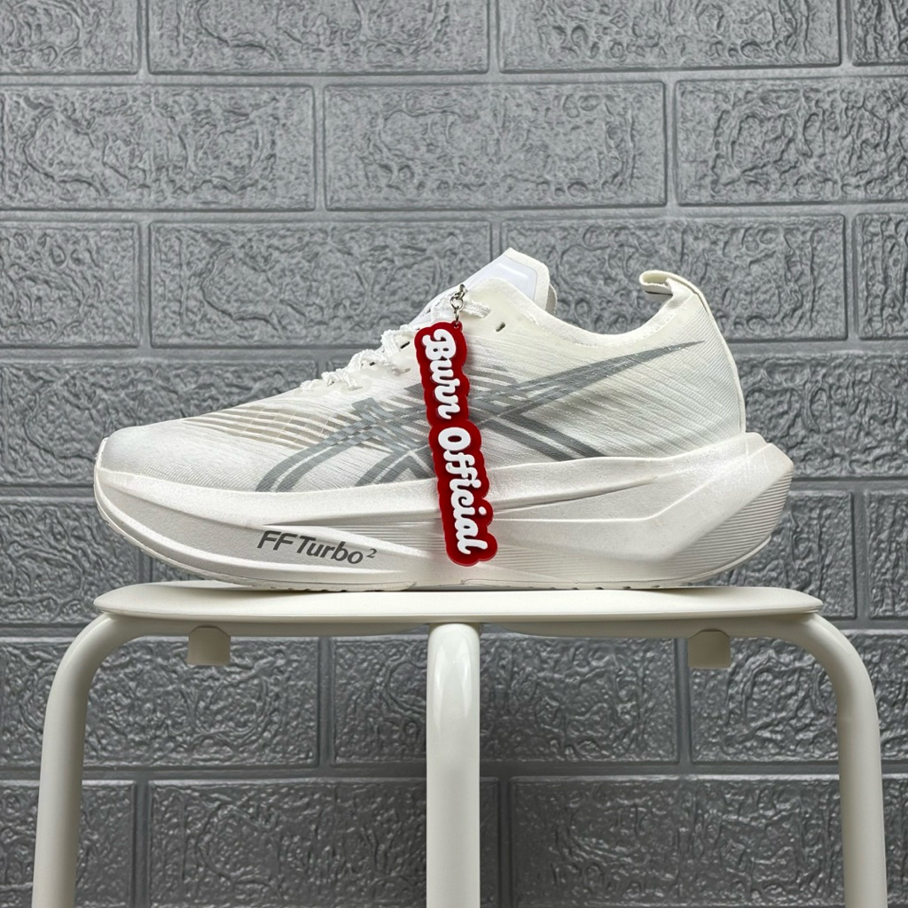 Sepatu Megablast White Piedmont Grey