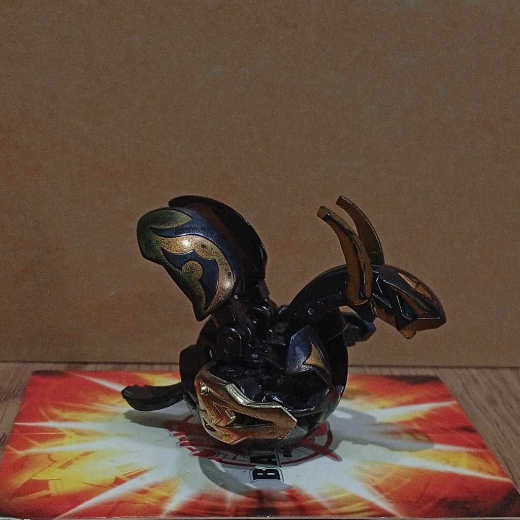 Bakugan Flare Dragonoid Gold