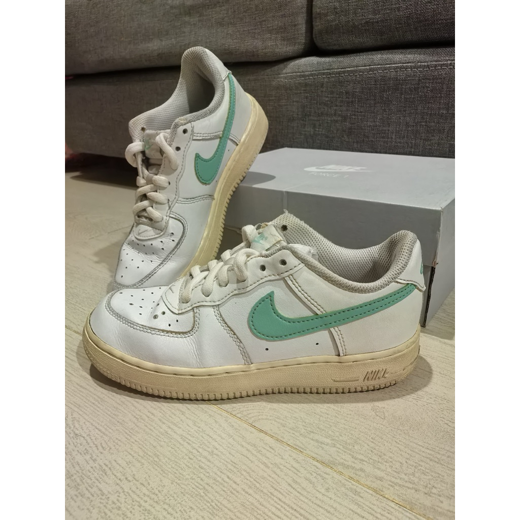 Preloved pemakaian pribadi Sepatu anak original (unisex) Nike Series Force 1 Low l