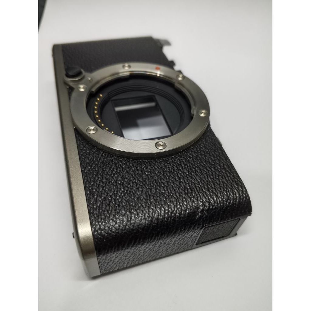 Front Cover Kamera Fujifilm xt100