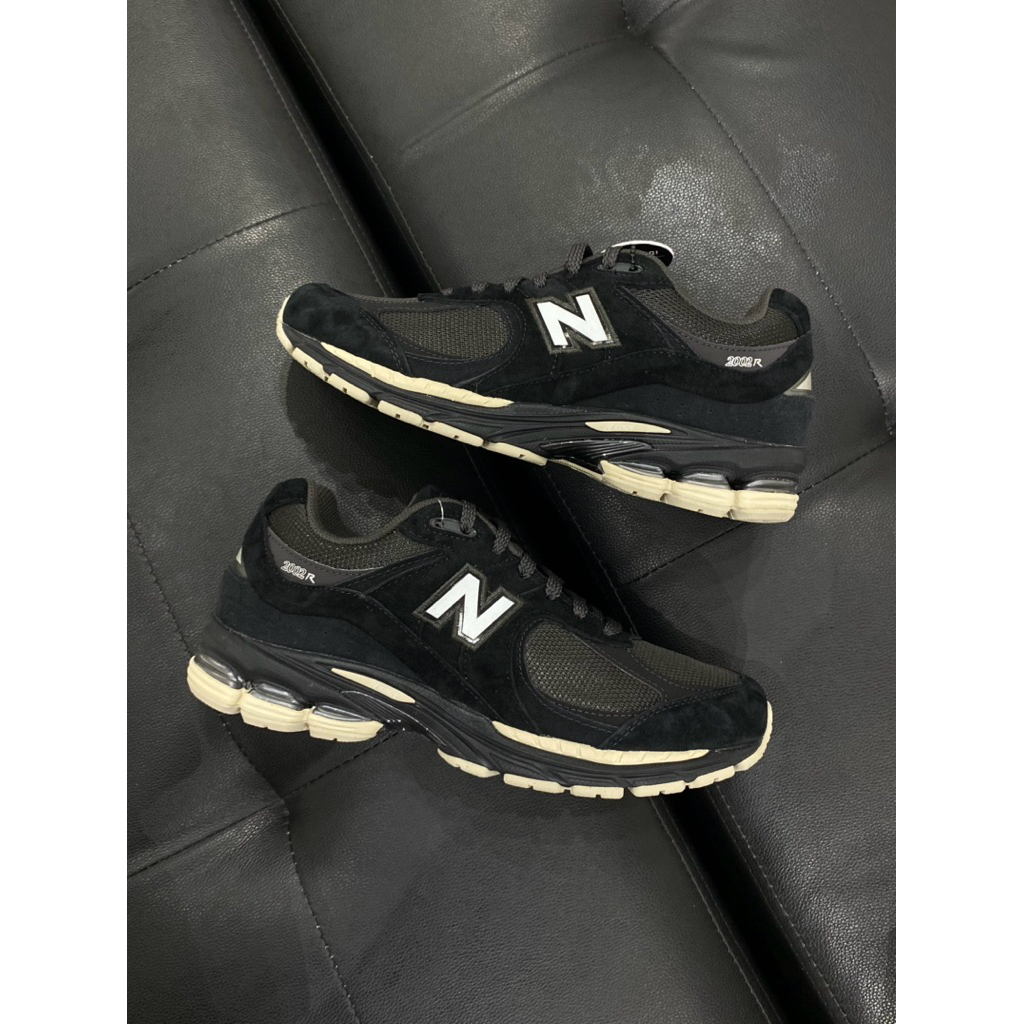 New Balance 2002r Black Timberwolf (RESMI PT. MAP)