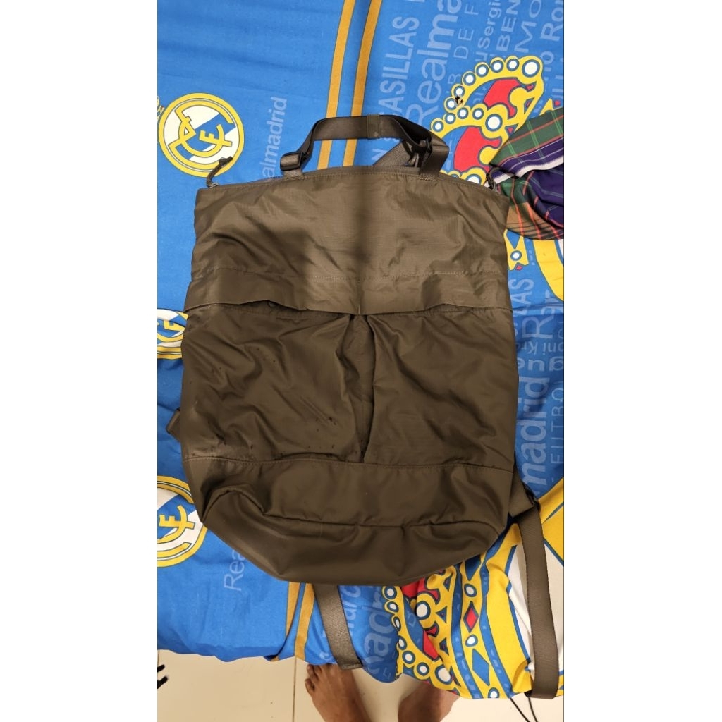uniqlo 2 way backpack