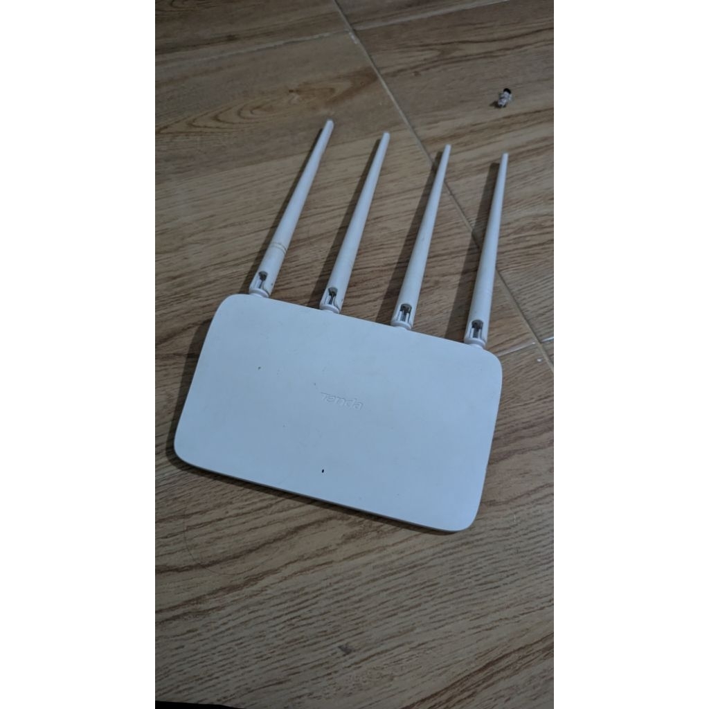Router Tenda F6 second