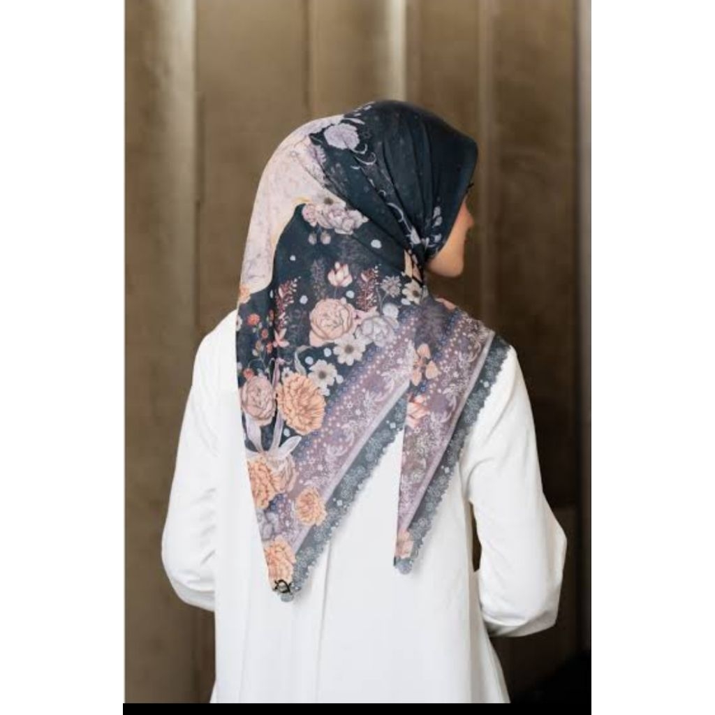 Wearing Klamby Abeline Scarf Jet Caviar