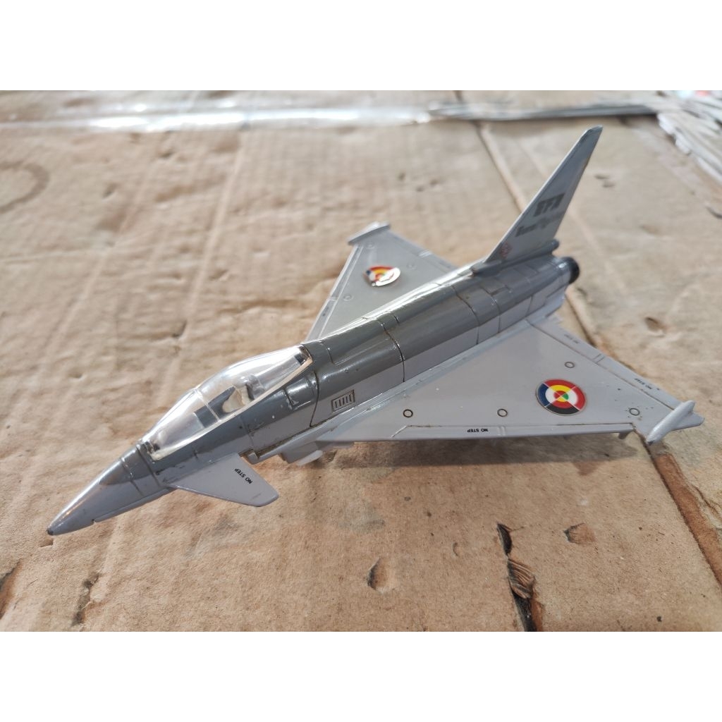 ertl diecast pesawat tempur eurofighter typhoon skala mendekati 1/100