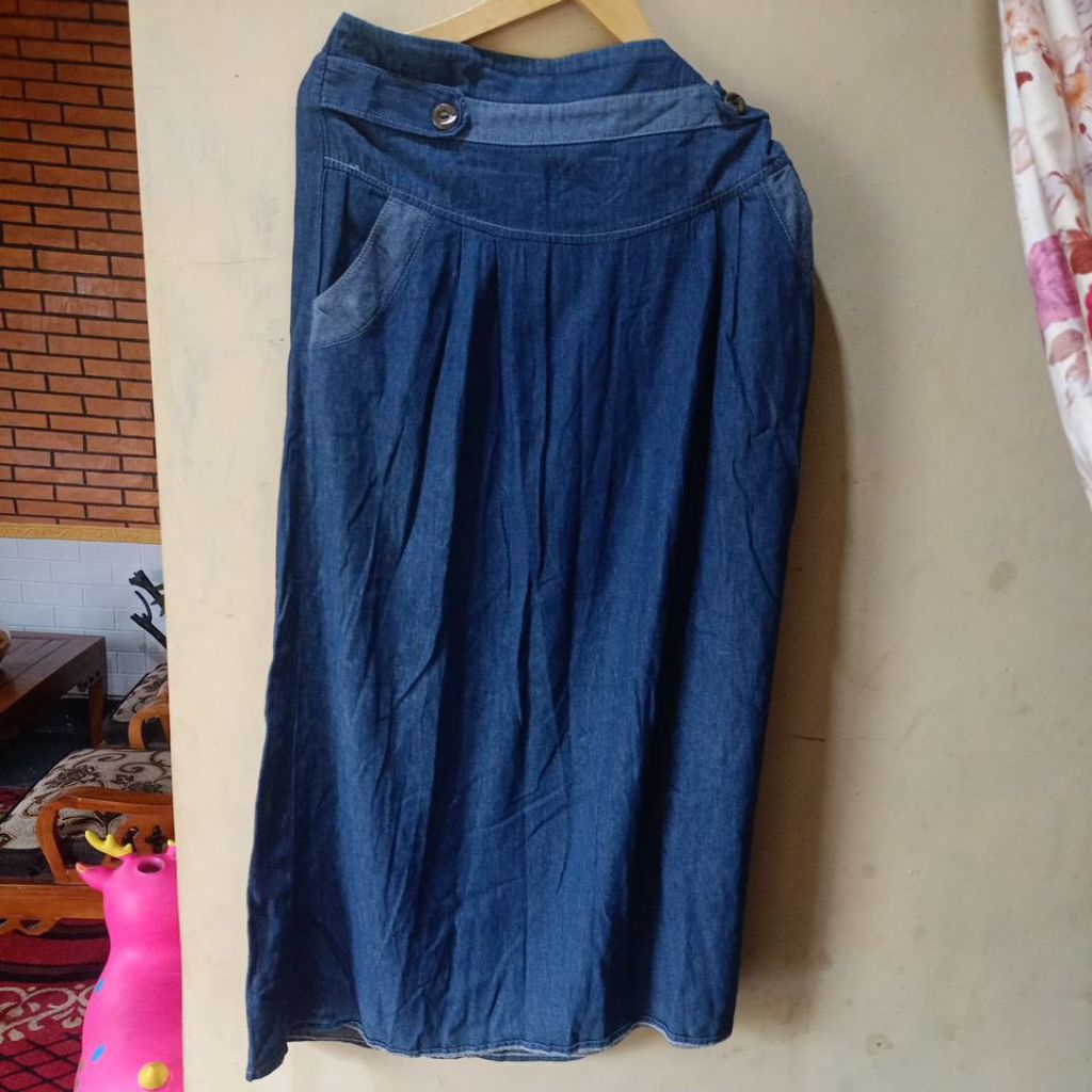 Rok Levis panjang/Rok Levis murah/Rok Levis Preloved