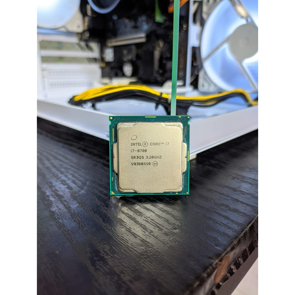 PROCESSOR INTEL CORE i7 8700 GEN 8 COFFEE LAKE SOCKET LGA 1151 TRAY BEKAS NORMAL BERGATANSI