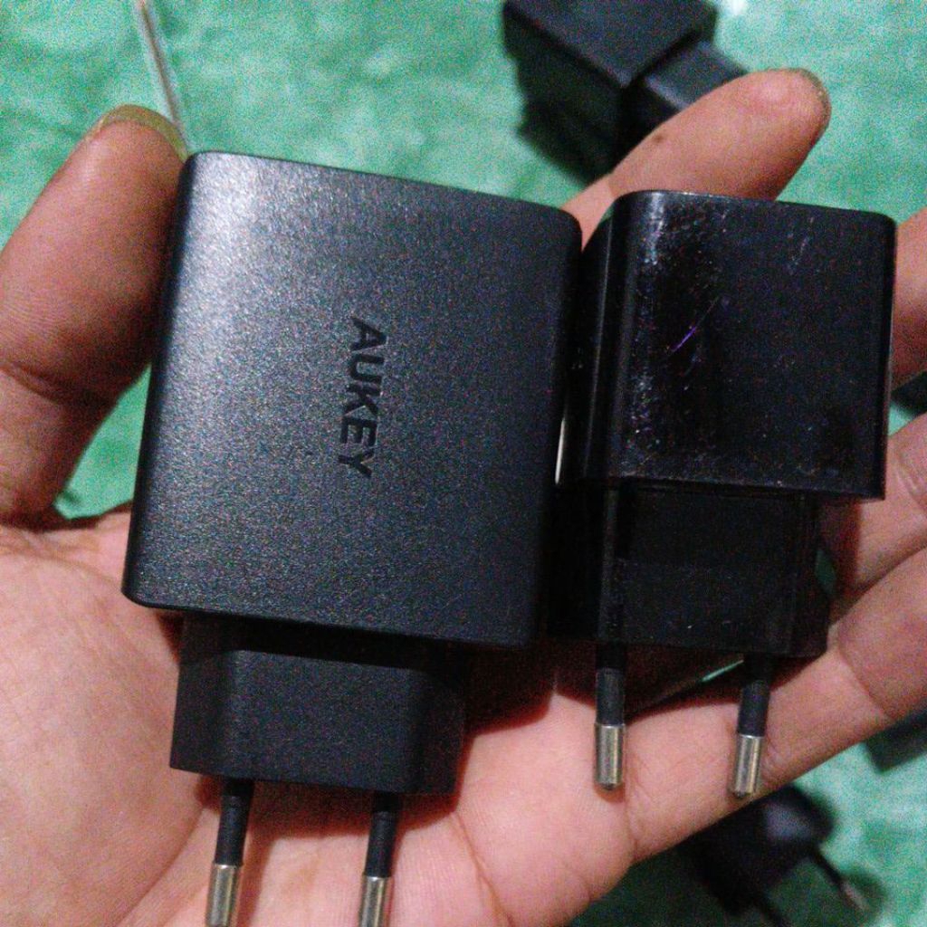 charger aukey original