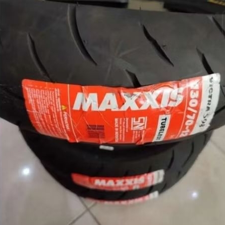maxxis victra 130/70 R12