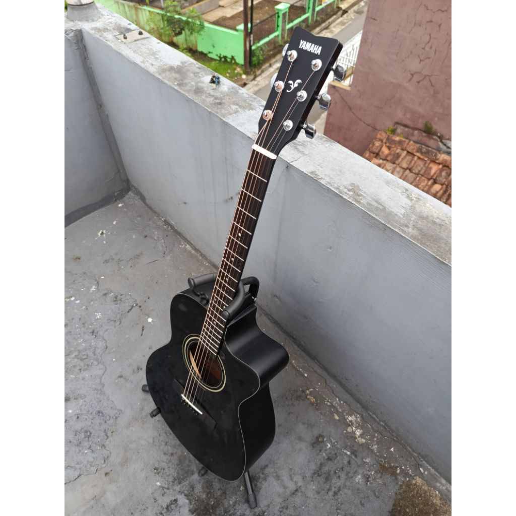 Gitar Yamaha fs 100 C ORIGINAL akustik SECOND LIKE NEW.