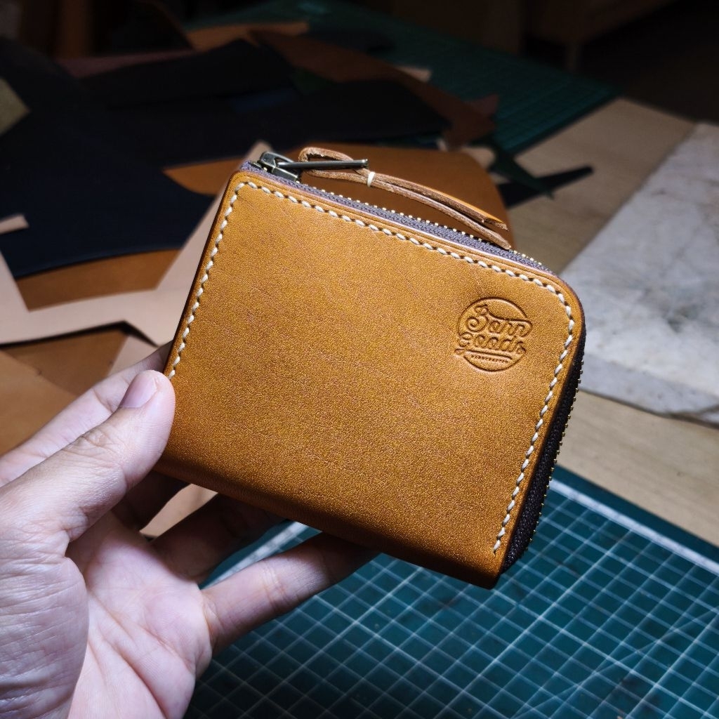 BORNGOODS ZIPPER WALLET / DOMPET KULIT RESLETING