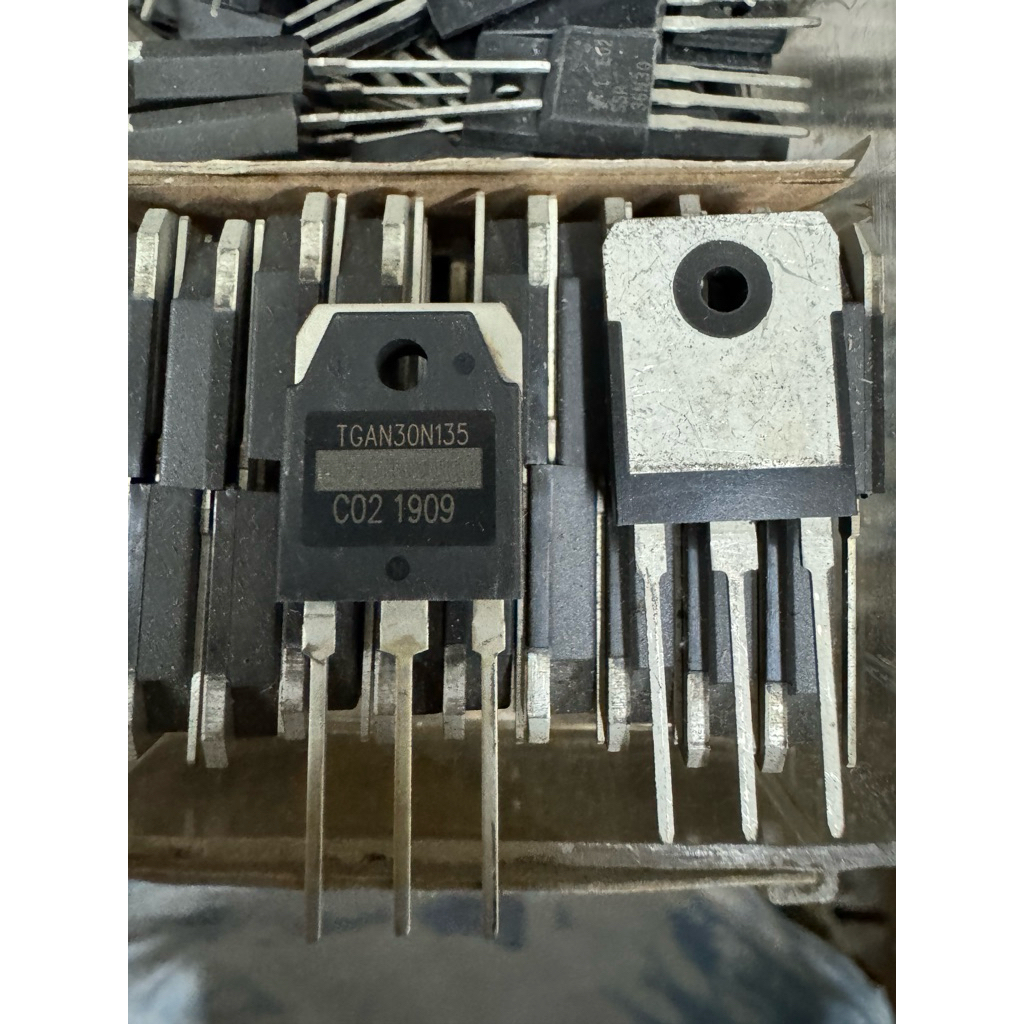 mosfet 30N135 original TGAN 30N135 TO 147