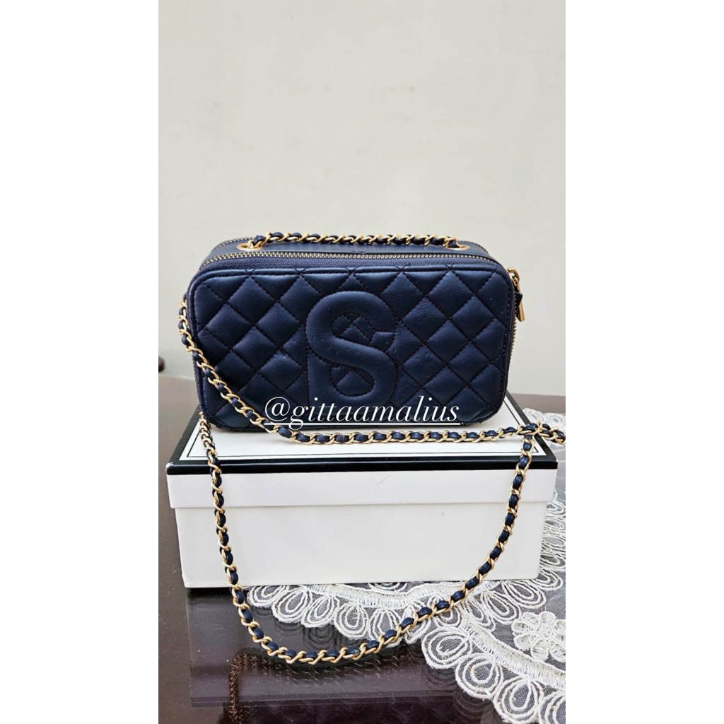 Preloved Yura Bag Navy Buttonscarves