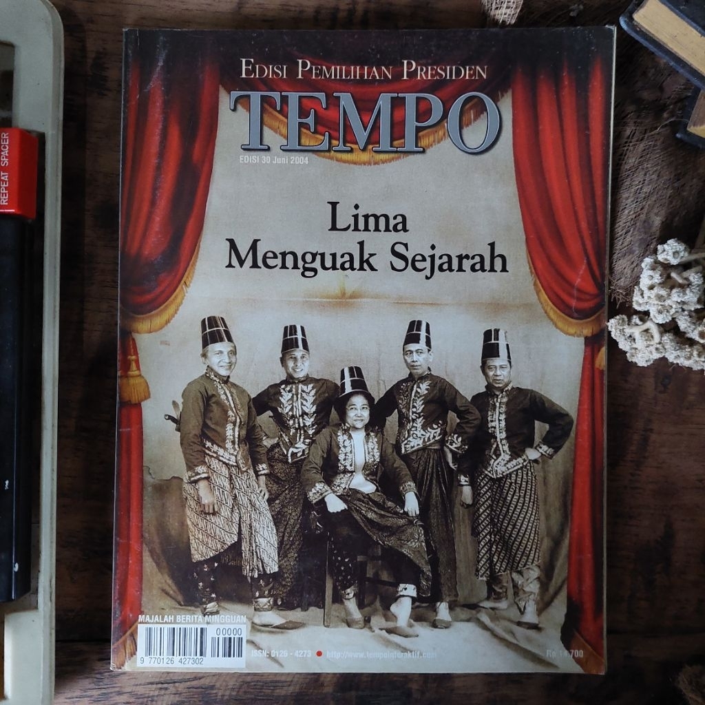 LIMA MENGUAK SEJARAH : Majalah Tempo Edisi Khusus 2004