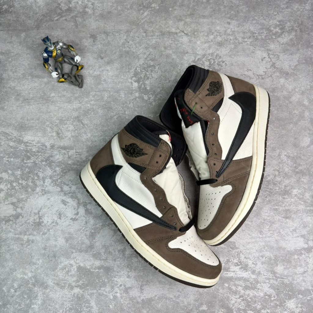 Air Jordan 1 High x Travis Scott Mocha