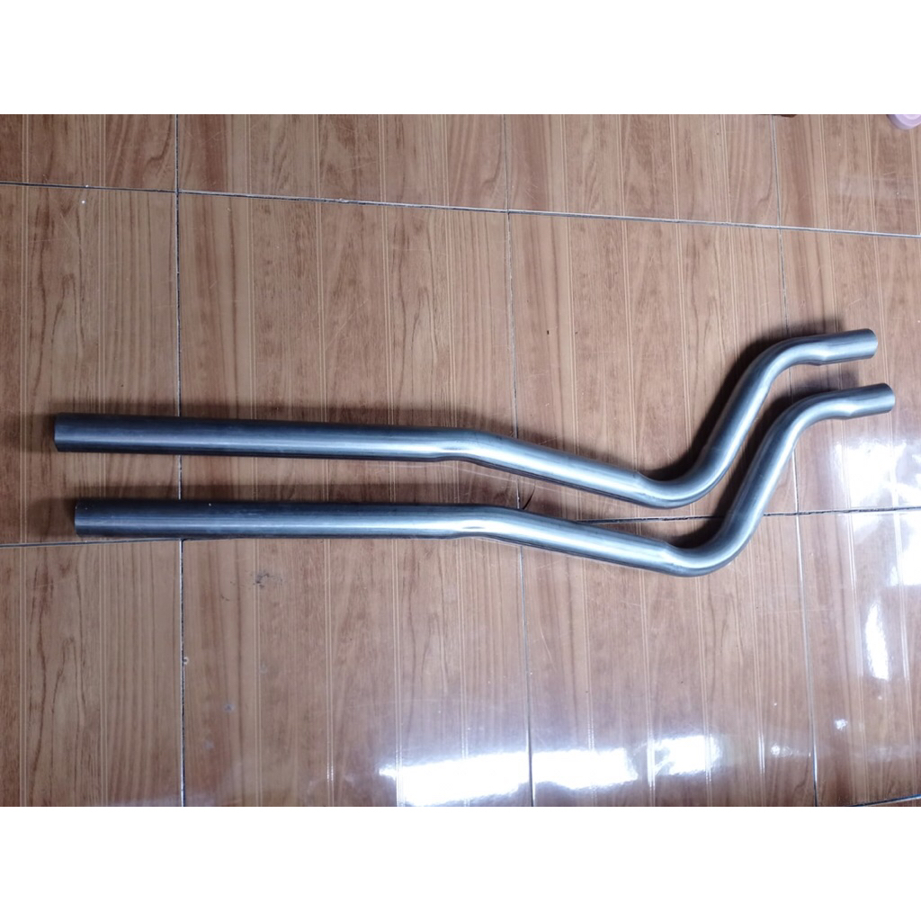 pipa bolton bagian belakang mobil T120ss