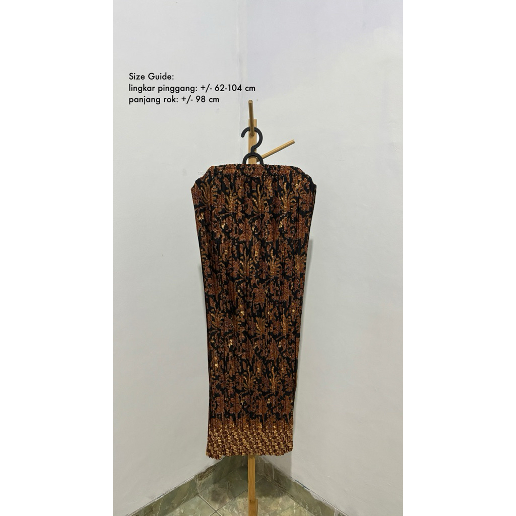 Preloved Rok Batik Plisket Wanita