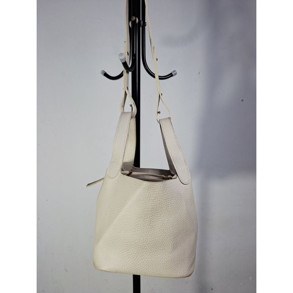 Preloved Tas Kulit Wanita Putih Bucket Bag