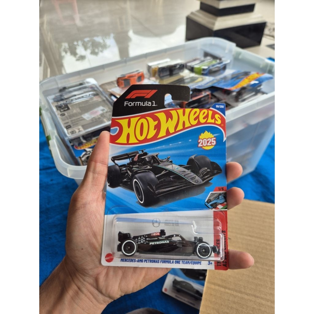 hot wheels f1 reguler mercedes