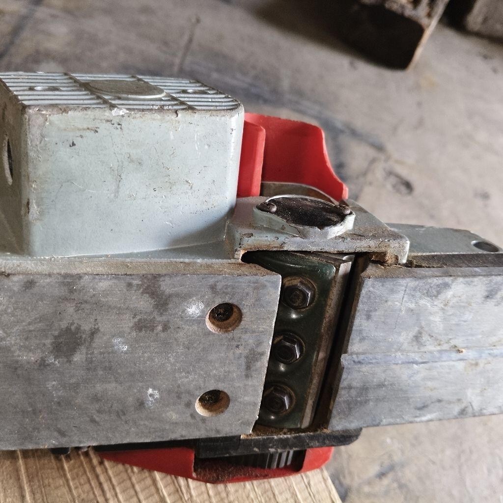 mesin planer merk Ken 1982N kondisi barang masih bagus siap pakai