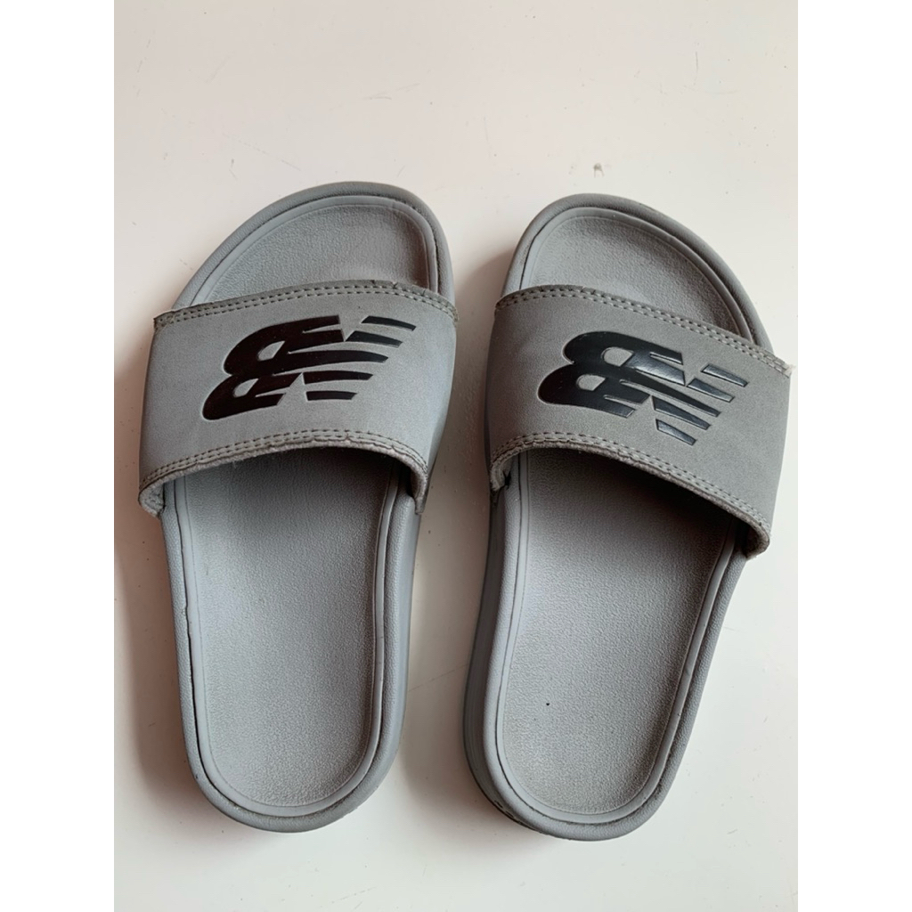 Preloved - Sendal NB anak
