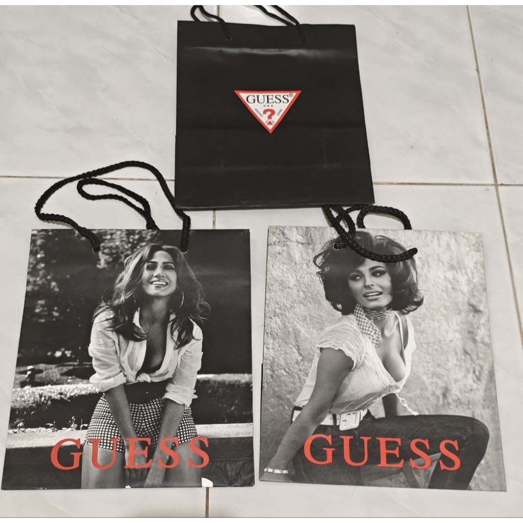 Paper Bag Guess / Tas belanja Guess