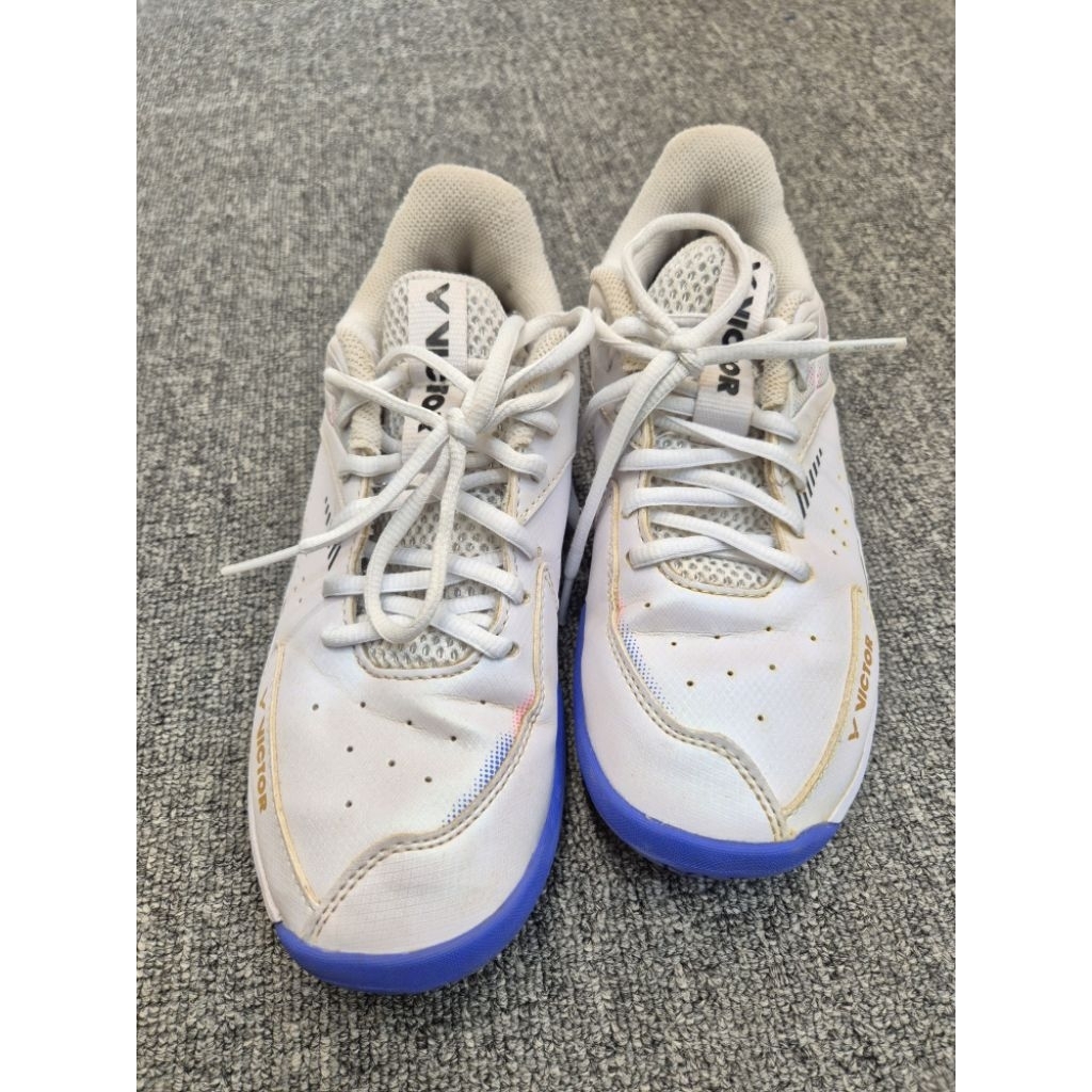 Preloved Sepatu Badminton Wanita Victor Original 100% (Second)