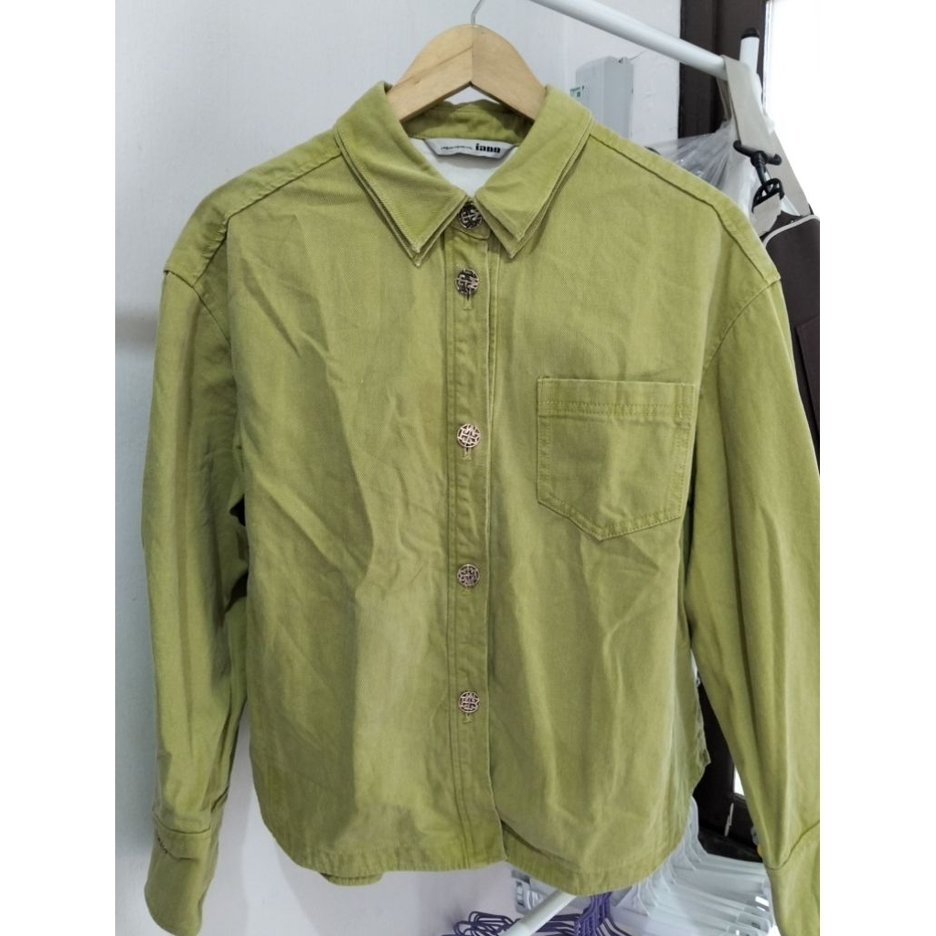 Jaket denim cewek warna hijau daun size M