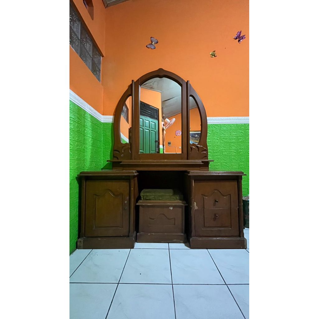MEJA RIAS PRELOVED (baca deskripsi)