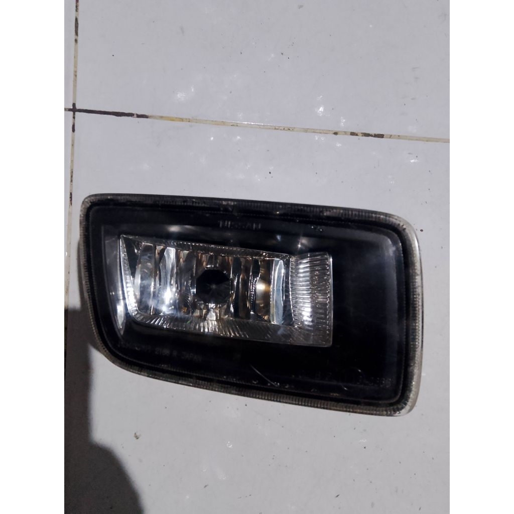 Lampu poglam Nissan Serena c24(kanan)