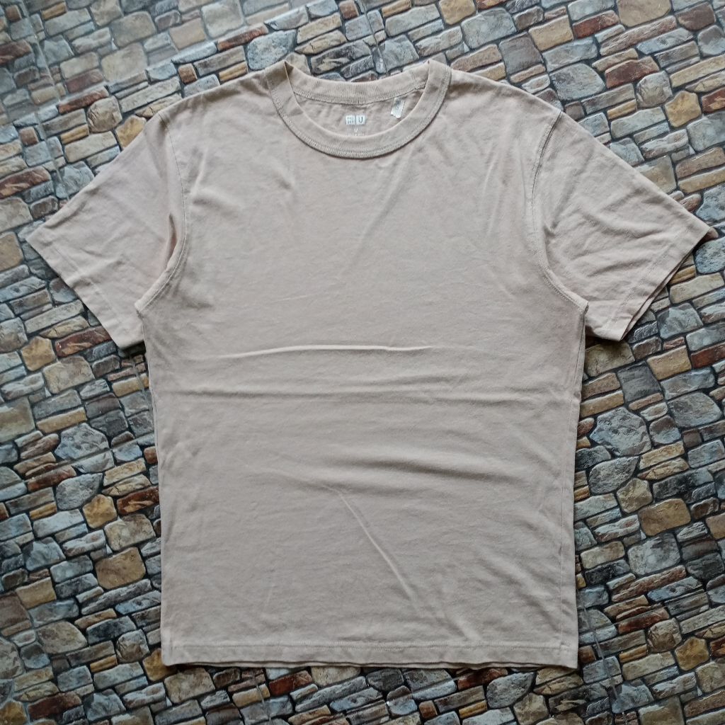 Kaos pria branded UNIQLO U original preloved