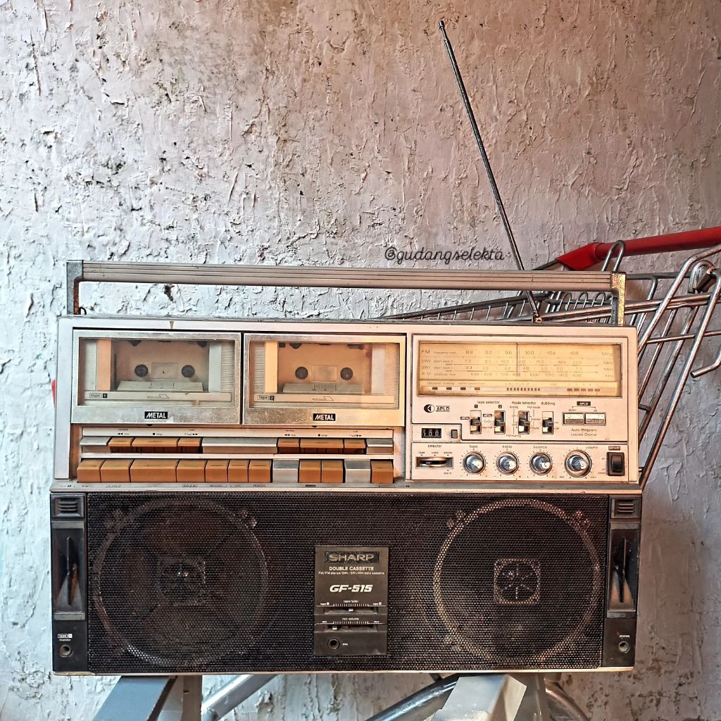 Radio Tape Kaset Boombox Sharp Dekorasi Vintage