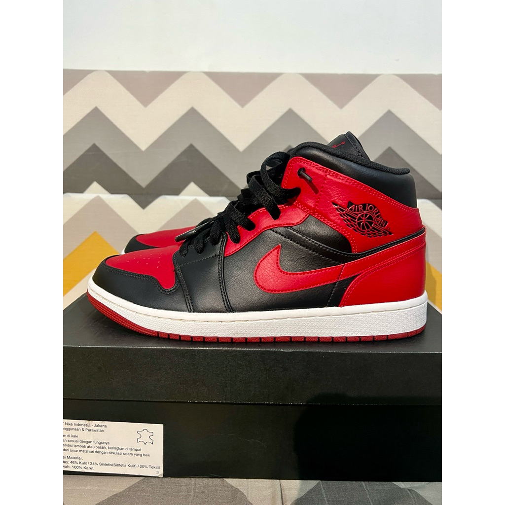 Nike Air Jordan 1 mid Banned Original