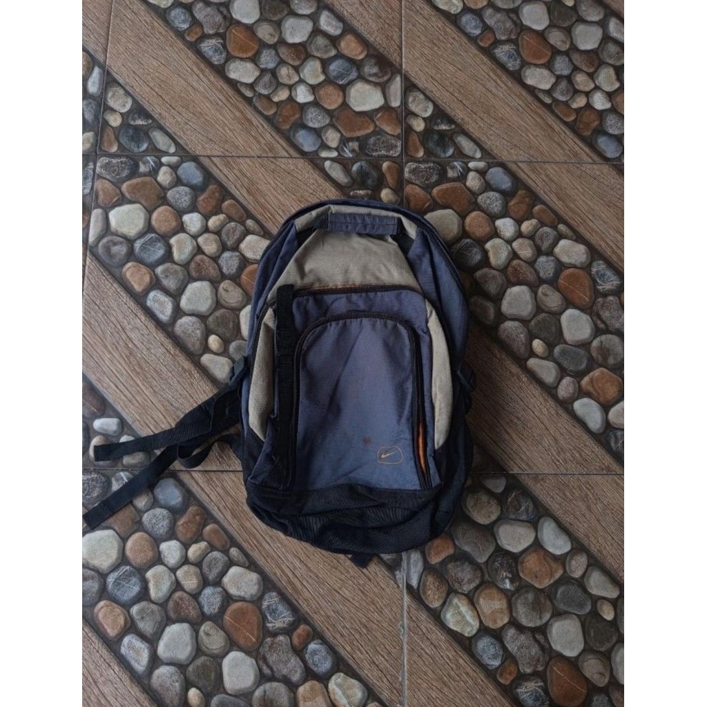 Tas dan Kawan-kawan