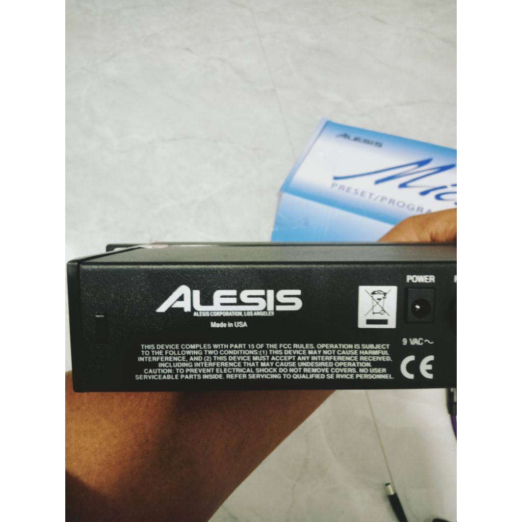 mixer,efek alesis ori&kabel spl komplit
