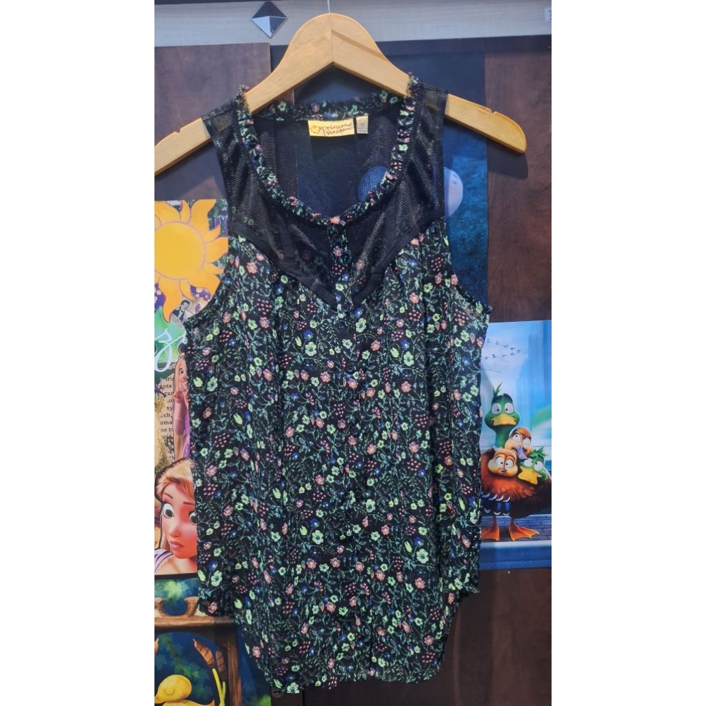Blouse kutung brand princess vera wang size M