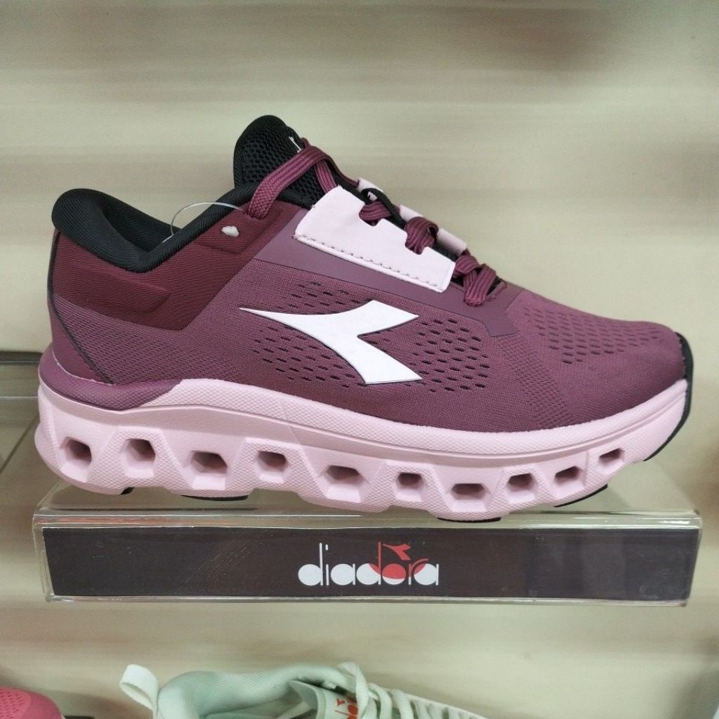 DIADORA REINTRO RUNNING SPORTS WOMEN