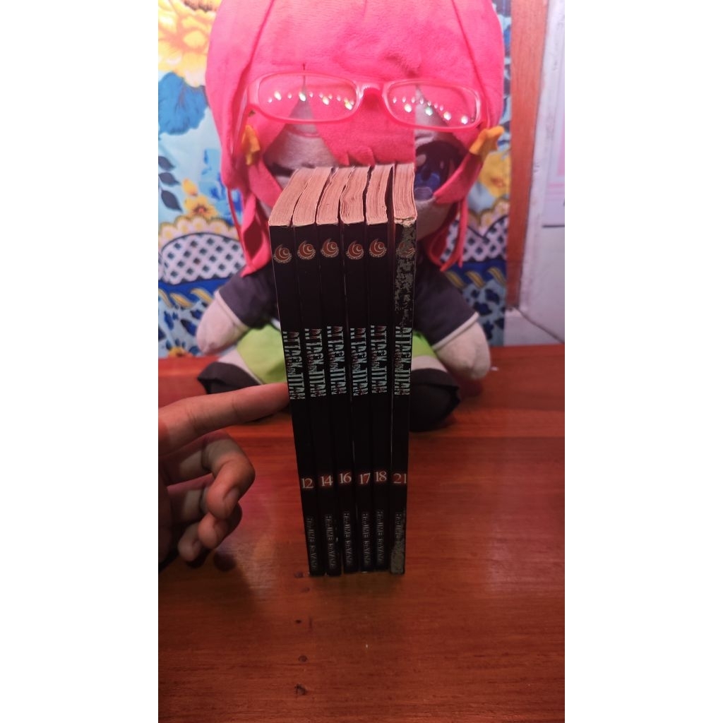 komik attack on titan 12,14,16,17,18,21 set