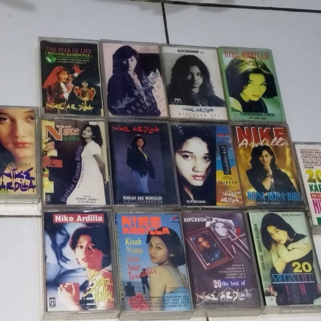 kaset album Nike Ardilla