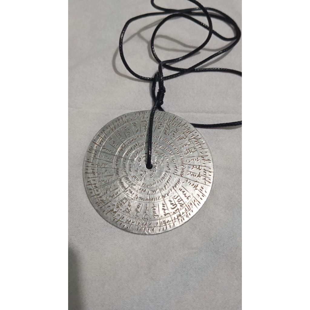 kalung pancar merah