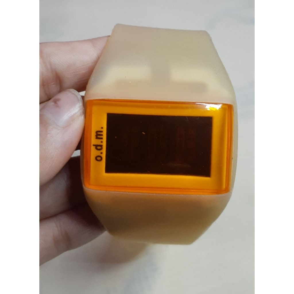 Jam tangan rusak