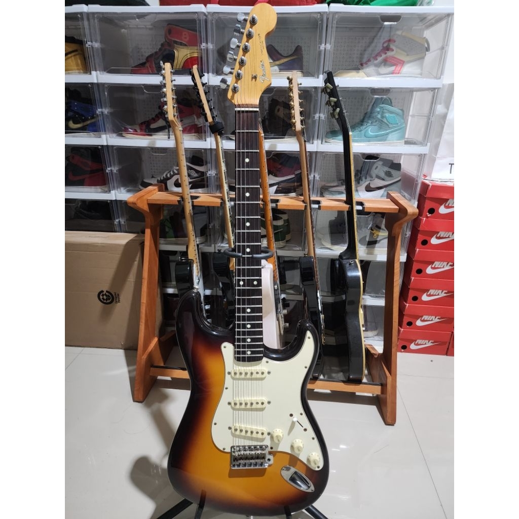 fender stratocaster STD made in Japan