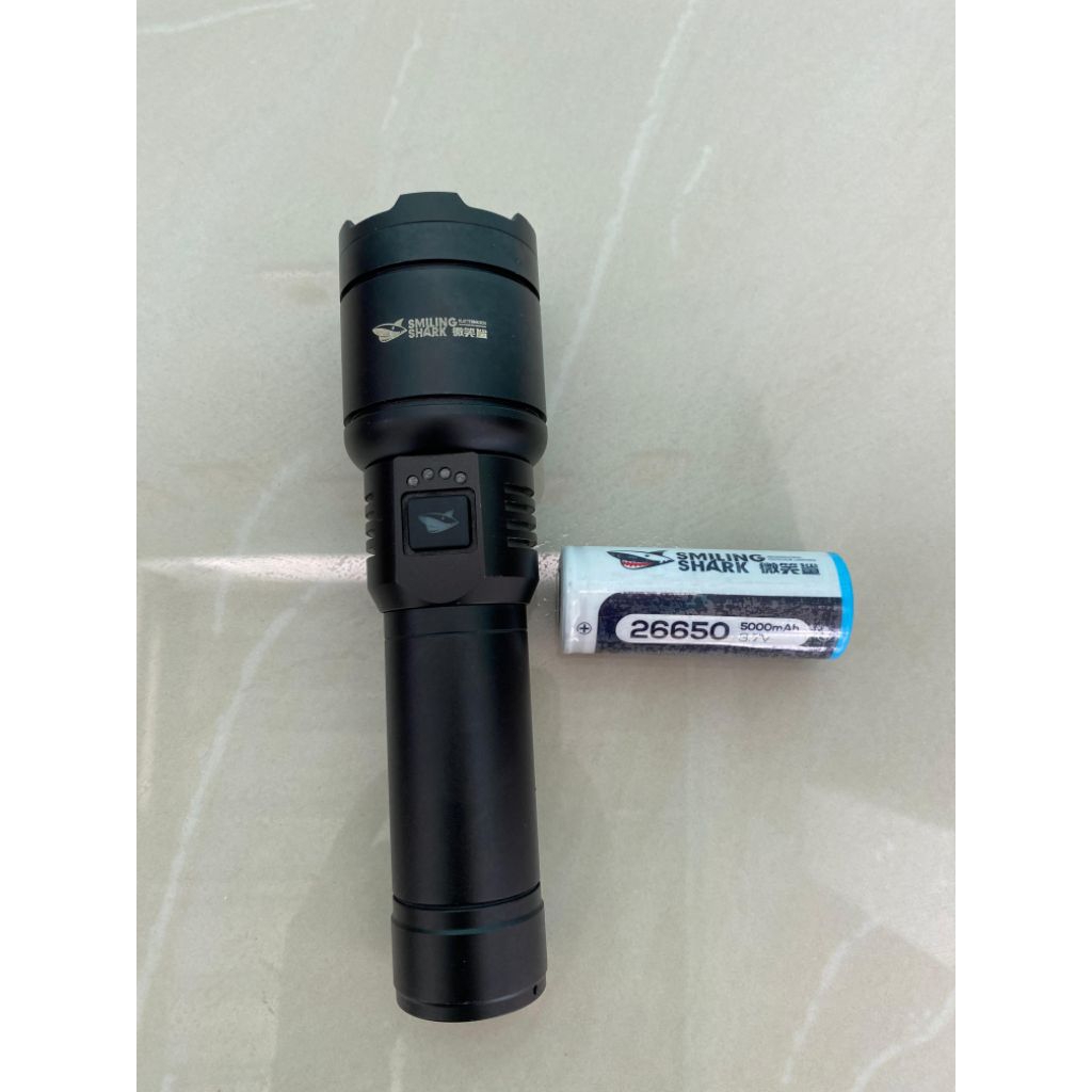 NEGO Senter smiling shark SD 5220