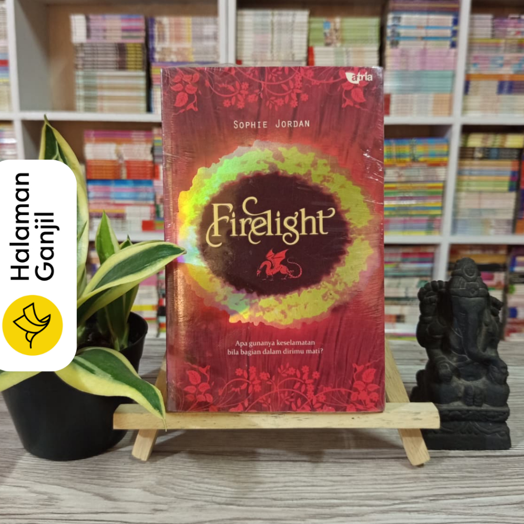 Novel Remaja Terjemahan : Firelight - Sophie Jordan - Penerbit Atria