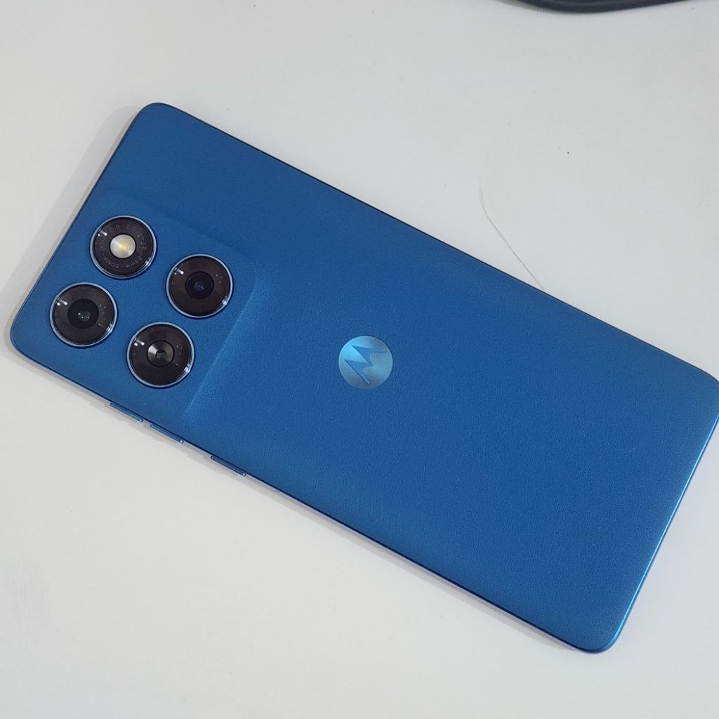 Motorola Edge 60 Fusion 12 / 256 - Mykonos Blue Android 16 like new